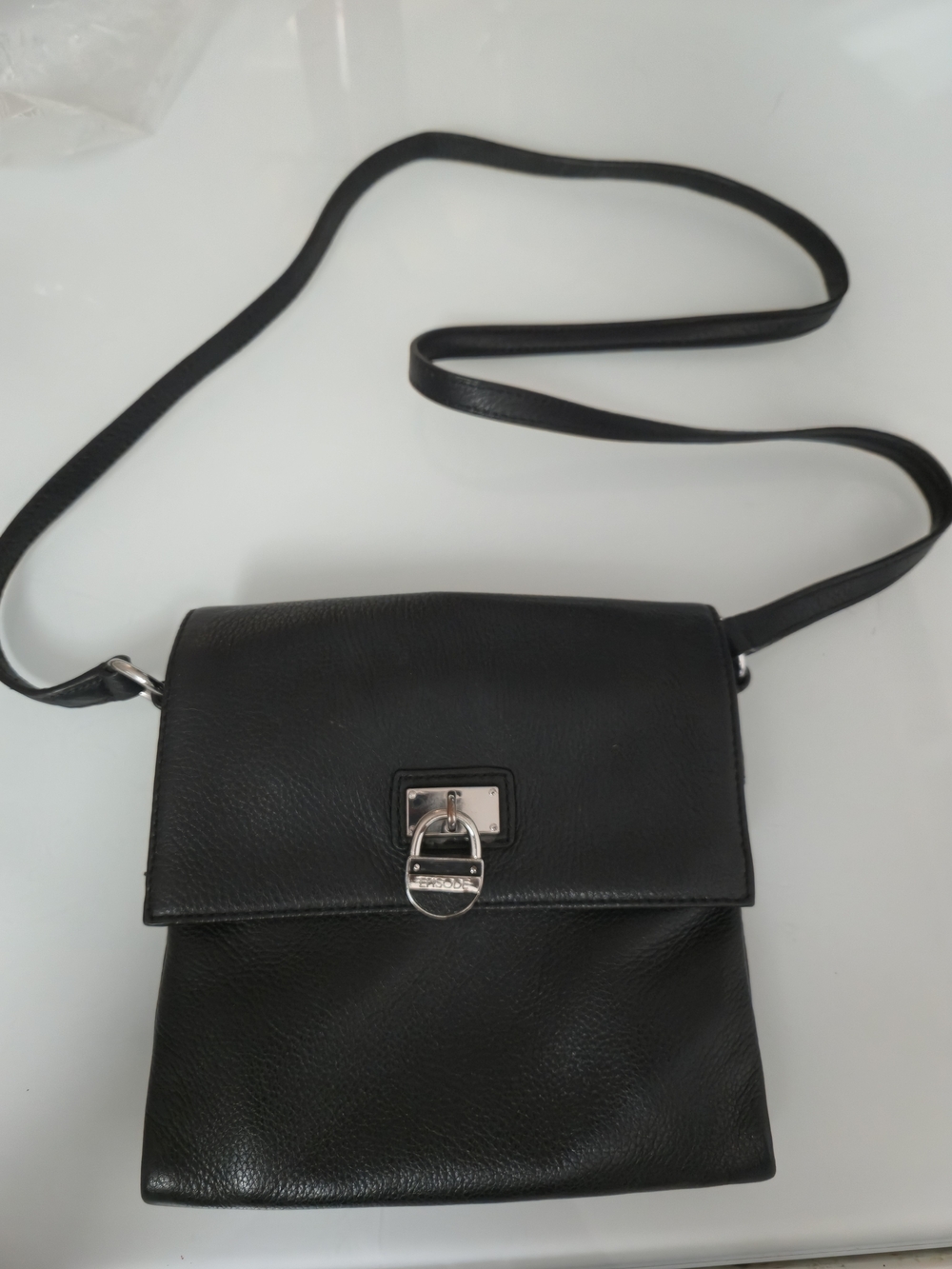 Vintage England Bag Black Leather Crossbody Bag.